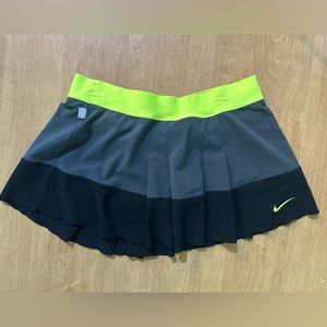 Women’s Nike Pleated Golf Tennis Skort Size Large